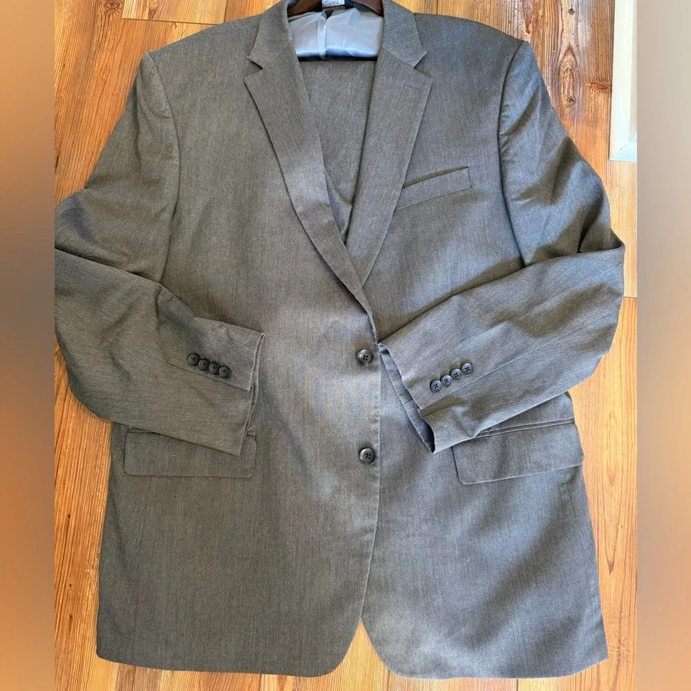 JM Haggar Grey Men's Suit